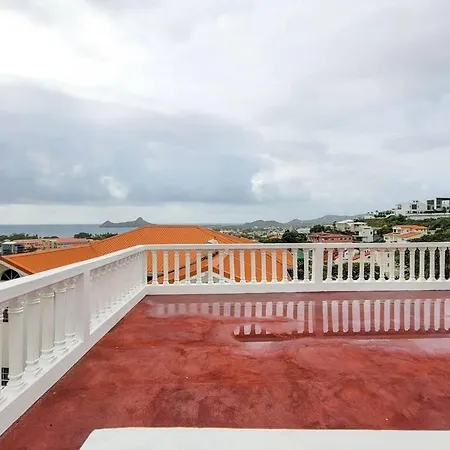 Venance Grand Yer Top Floor Overlooking Rodney Bay